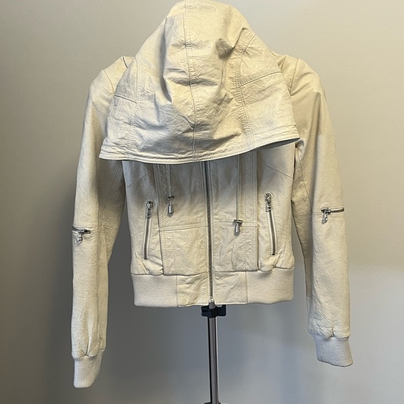 DANIER*Ladies Off White Leather Hooded Bomber Jacket*Size XXS*Designed in Canada - Picture 3 of 6